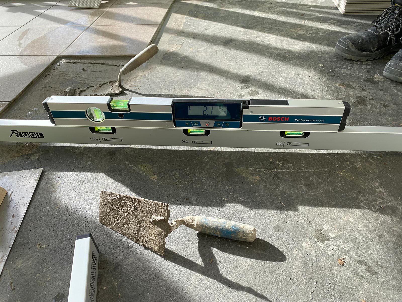 Aussenbeläge im Verbund verklebt